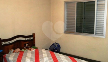 Casa Térrea à venda com 4 quartos, sendo 1 suíte,  em Jardim Virginia Bianca, São Paulo, SP