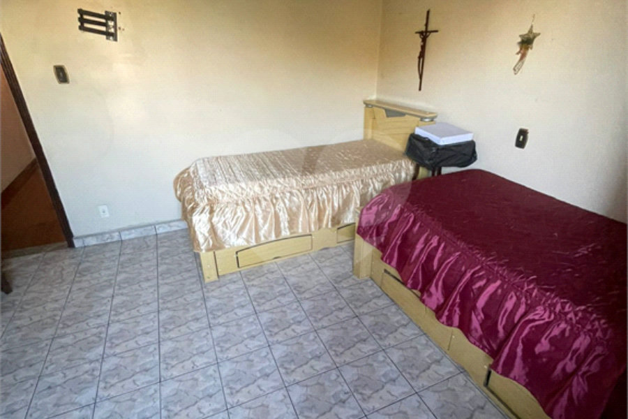 Sobrado à venda com 5 quartos, sendo 1 suíte,  em Vila Gustavo, São Paulo, SP