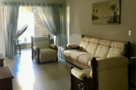Casa à venda com 3 quartos, sendo 1 suíte, em Vila Batista, Bragança Paulista, SP