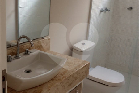 Casa à venda com 3 suítes no condomínio Picollo, Louveira - SP