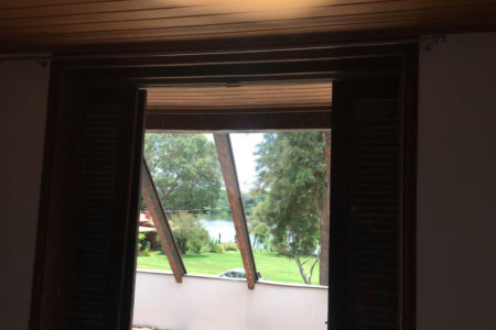 Casa à venda com 3 quartos, sendo 1 suíte, no condomínio Lago Azul, Araçoiaba da Serra - SP