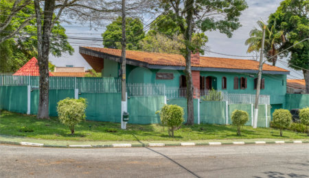 Casa à venda com 4 quartos, sendo 3 suítes,  em Interlagos, São Paulo, SP