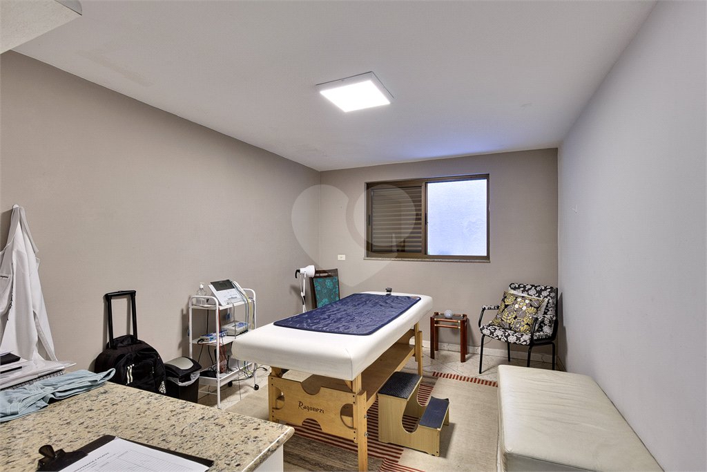 Casa à venda com 5 quartos, sendo 4 suítes, em Alto da Boa Vista, São Paulo, SP