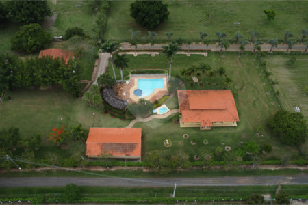 Casa à venda com 8 quartos, sendo 4 suítes, no condomínio Santa Filomena, Salto - SP