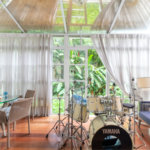Casa à venda com 4 quartos, sendo 2 suítes,  no condomínio Vila das Flores, São Paulo - SP