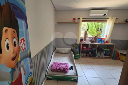 Casa com 3 dormitórios e piscina no Condomínio Cafezal VI em Itupeva SP