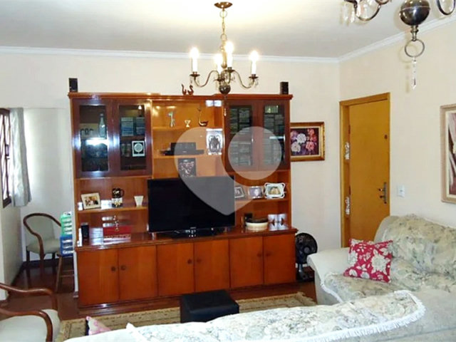 Sobrado à venda com 3 quartos, sendo 1 suíte, em Parada Inglesa, São Paulo, SP