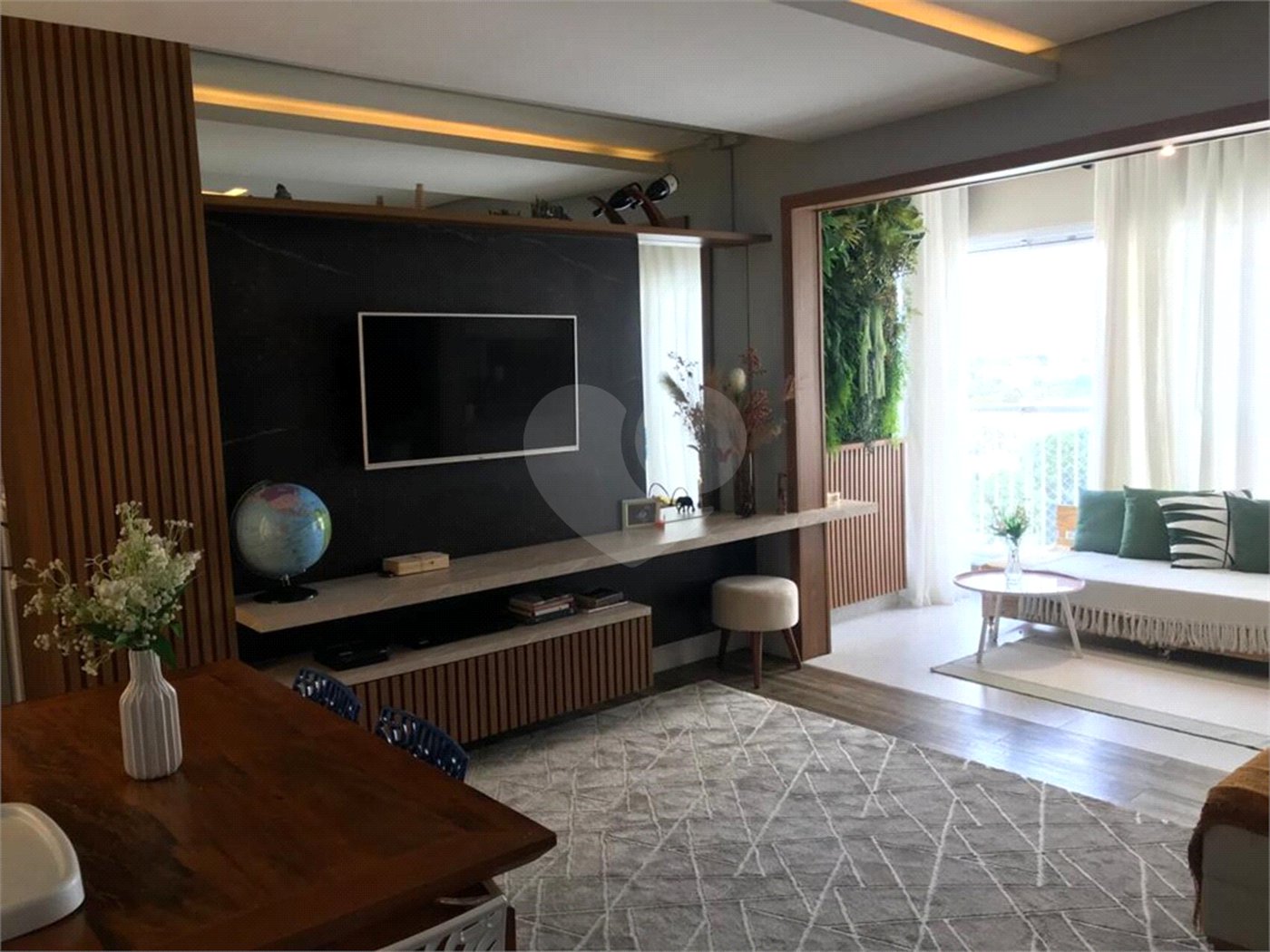 Apartamento à venda com 3 quartos, sendo 1 suíte, em Condomínio Royal Park, São José dos Campos, SP