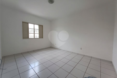 Sobrado à venda com 2 quartos em Jardim Ana Maria, Sorocaba, SP