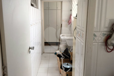 Apartamento à venda com 3 quartos, sendo 1 suíte,  em Aclimação, São Paulo, SP