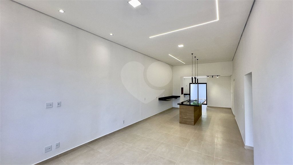 Casa à venda com 3 quartos, sendo 1 suíte, no condomínio Brasil, Atibaia - SP