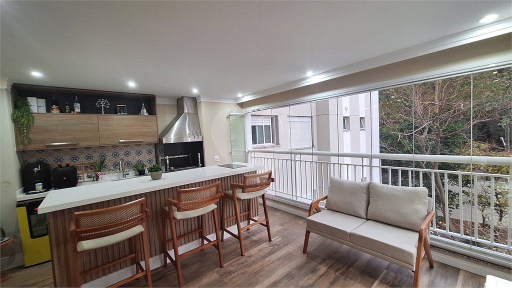 Apartamento à venda com 3 quartos, sendo 1 suíte,  em Vila Leonor, São Paulo, SP
