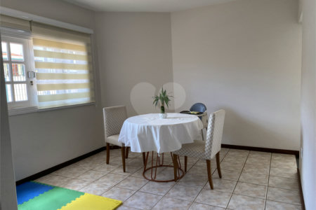Casa à venda com 3 quartos, sendo 1 suíte, em Jardim das Palmeiras, Valinhos, SP