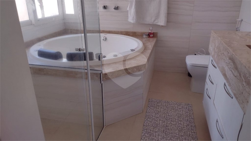 Casa à venda com 3 quartos, sendo 1 suíte, no condomínio Residencial Bouganville, Araraquara - SP