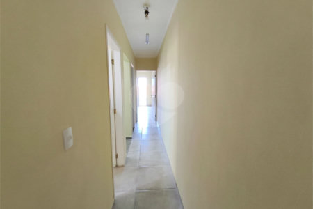 Sobrado à venda com 3 quartos, sendo 1 suíte, em Vila Nivi, São Paulo, SP
