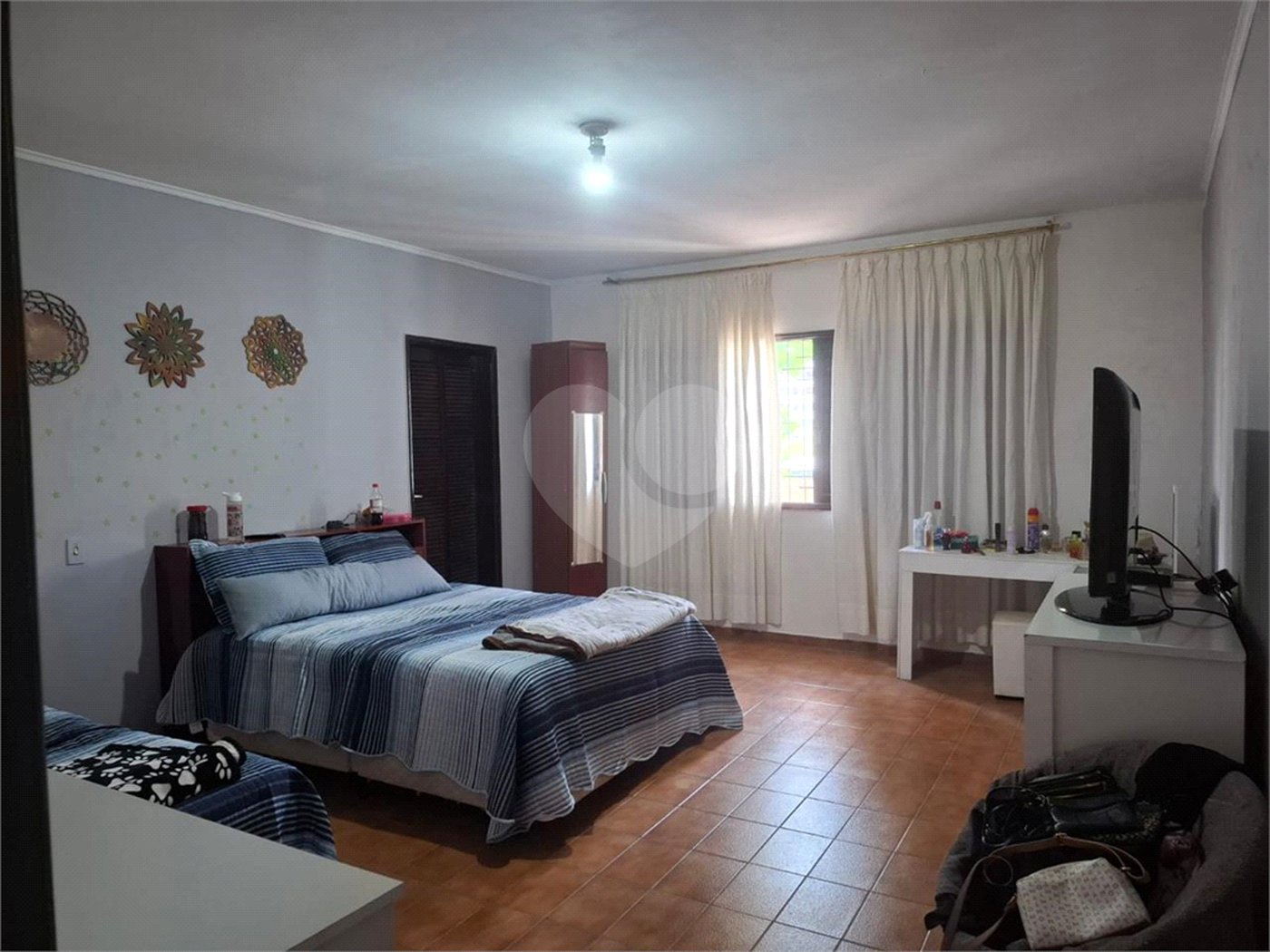 Sobrado à venda com 4 quartos, sendo 2 suítes,  em Campestre, Santo André, SP