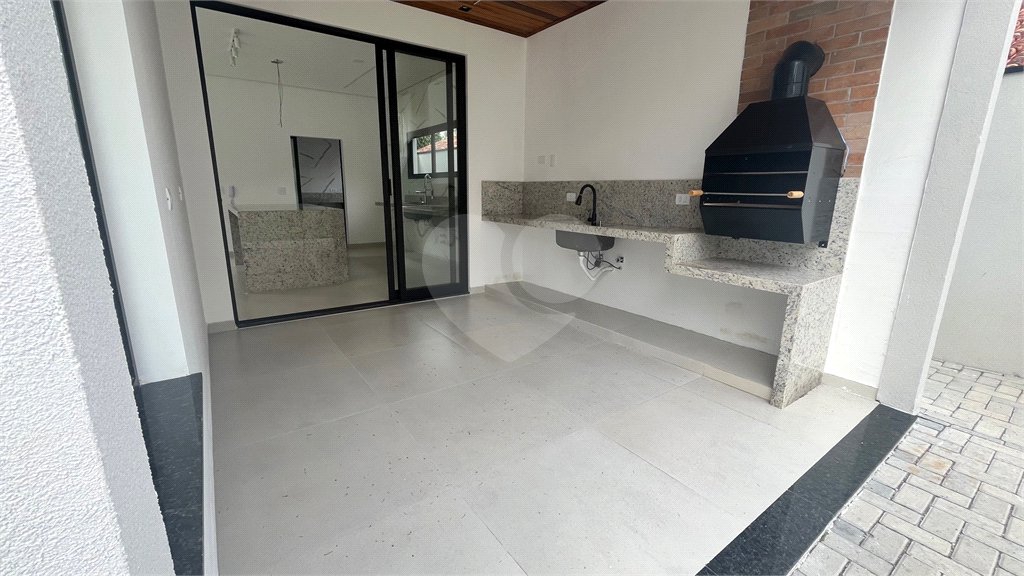Casa à venda com 3 suítes no condomínio Village Itaguaçu, Atibaia - SP