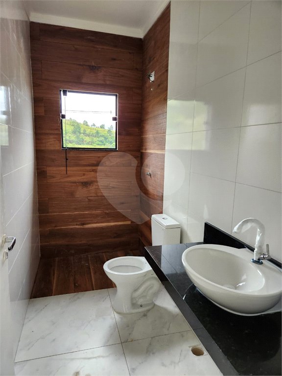 Casa à venda com 3 quartos, sendo 1 suíte, no Centro, Bom Jesus dos Perdões, SP