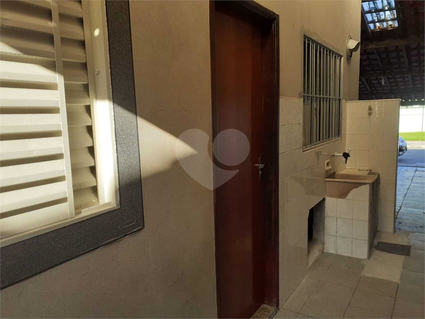 Casa à venda com 3 quartos, sendo 1 suíte, em Jardim Castanheira, São José dos Campos, SP