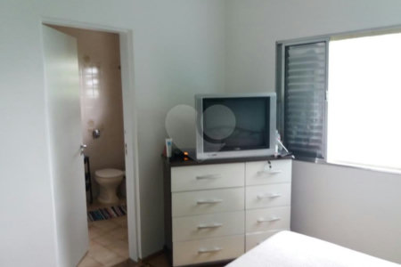 Casa à venda com 4 quartos, sendo 1 suíte,  em Jardim Helga, São Paulo, SP