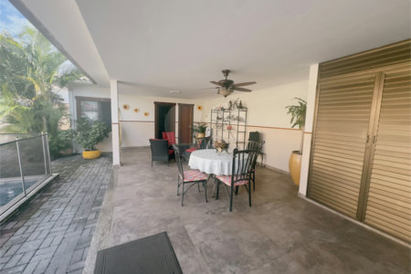 Casa em condomínio à venda com 4 quartos, sendo 2 suítes,  em Caravelas, Armação dos Búzios, RJ