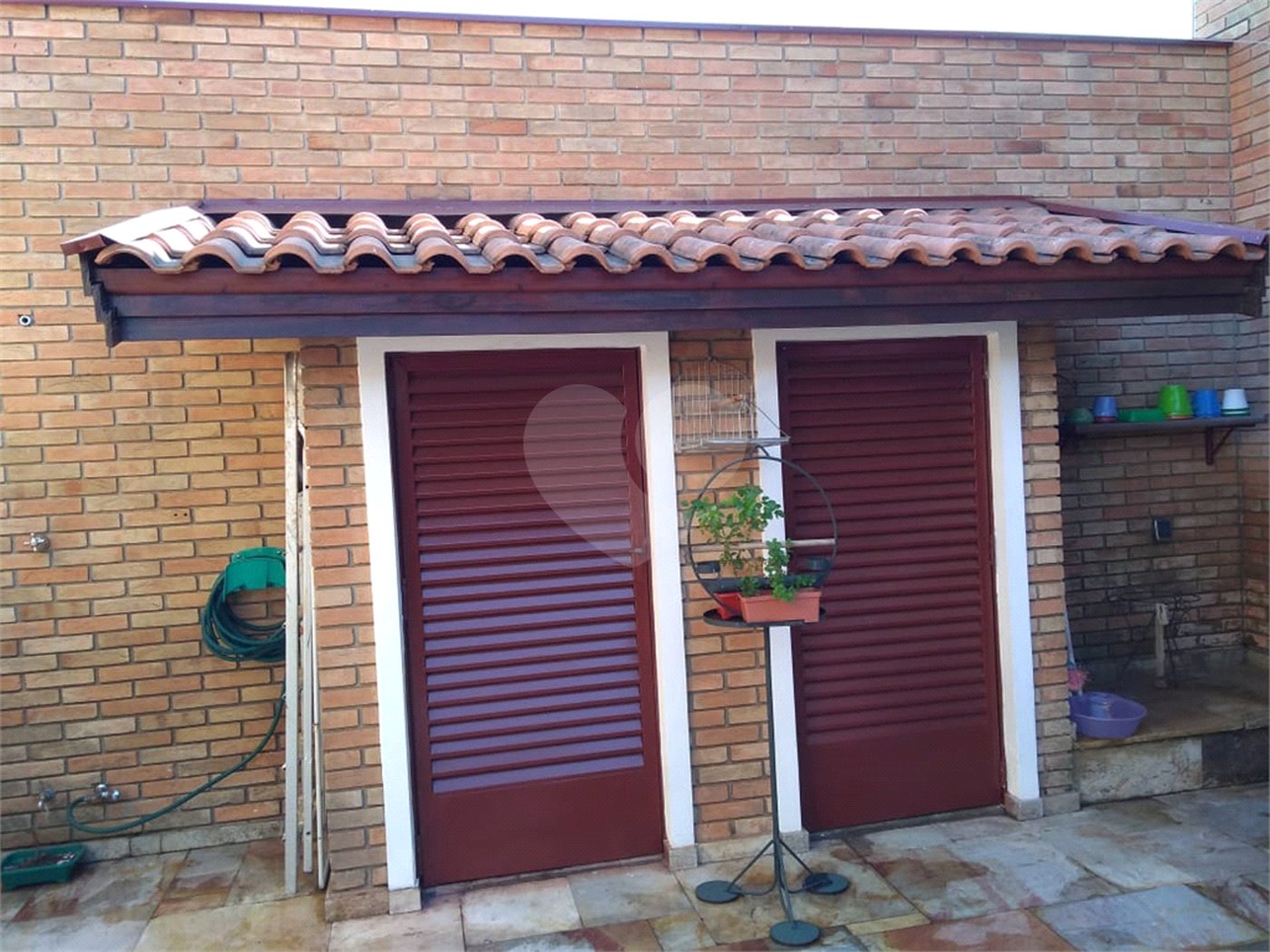 Casa à venda com 6 quartos, sendo 2 suítes,  em Jardim Leocádia, Sorocaba, SP