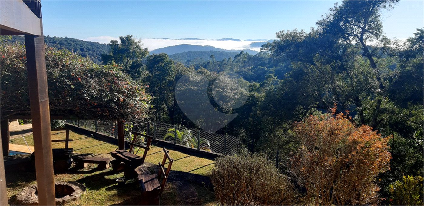 Casa à venda com 4 suítes no condomínio Parque Petrópolis 4 Secção, Mairiporã - SP