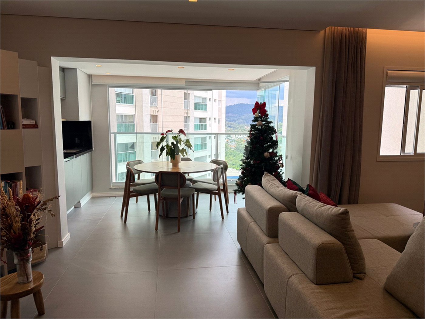 Apartamento à venda com 2 quartos, sendo 1 suíte,  em Vila Mogilar, Mogi das Cruzes, SP
