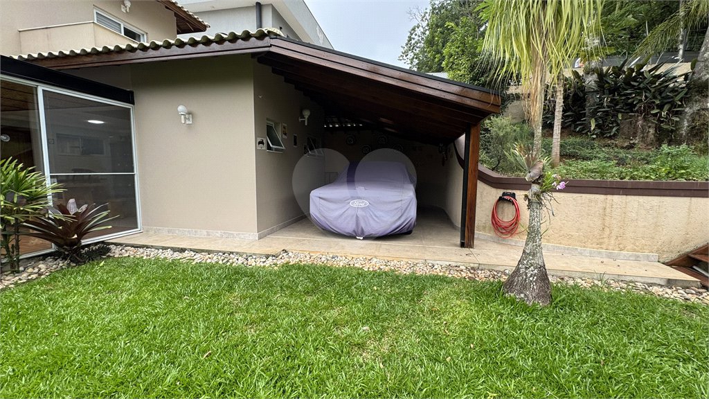 Casa à venda com 3 suítes no condomínio Residencial Delle Stelle, Louveira - SP