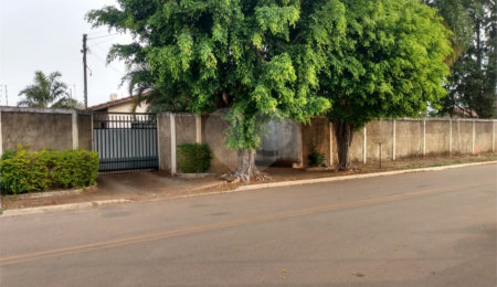 Chácara à venda com 2 quartos, sendo 1 suíte,  em Estância Conceição, Itapetininga, SP