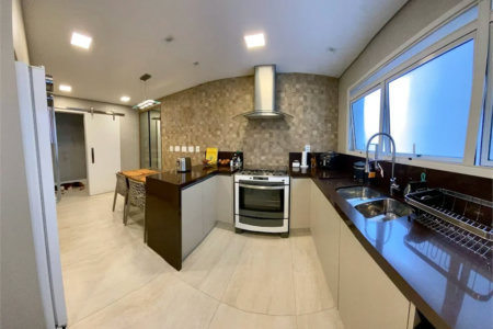 Apartamento à venda com 3 suítes em Vila Suzana, São Paulo, SP