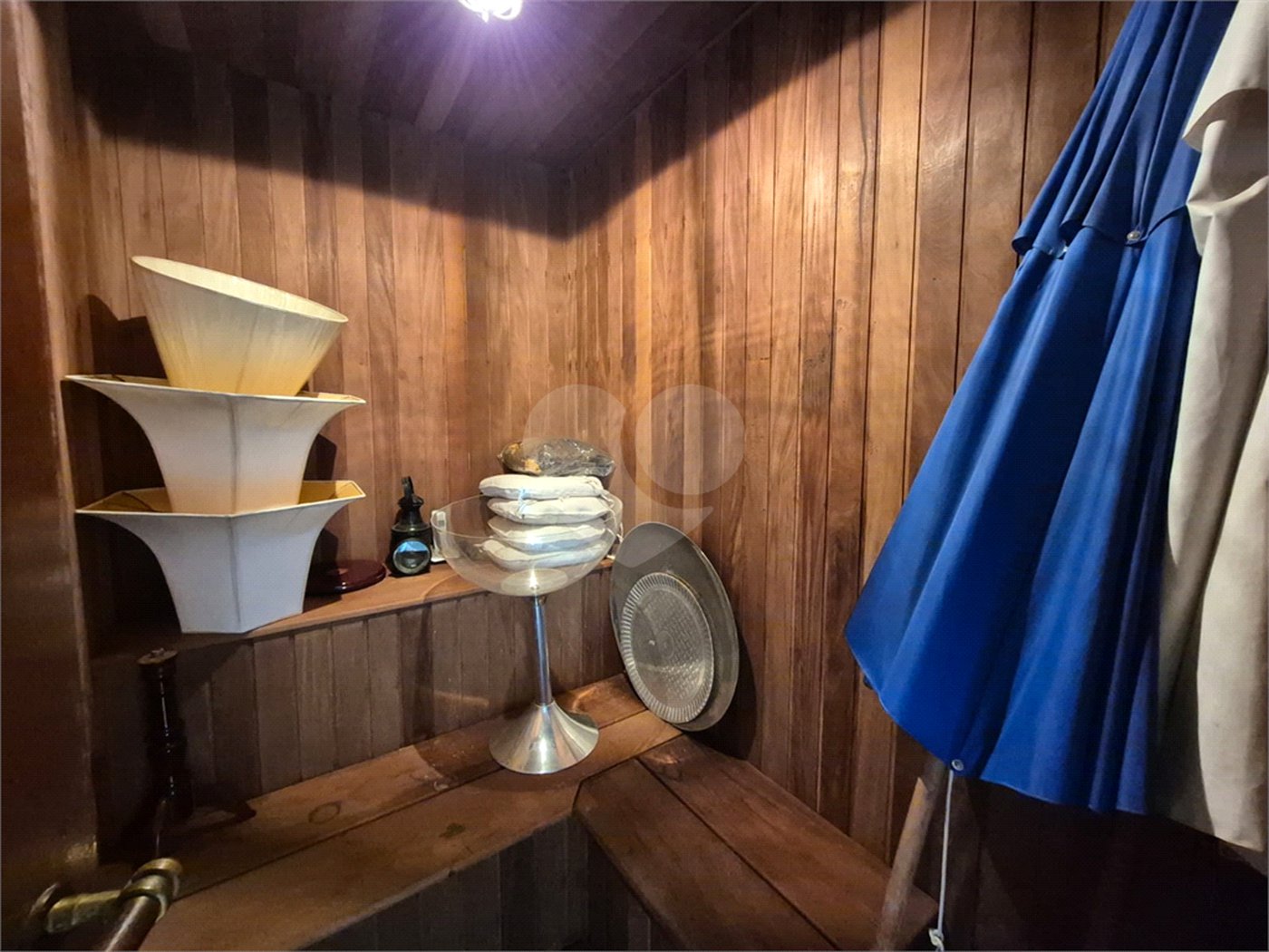 Casa de Vila à venda ou para alugar com 4 quartos, sendo 2 suítes,  em Jardim Leonor, São Paulo, SP