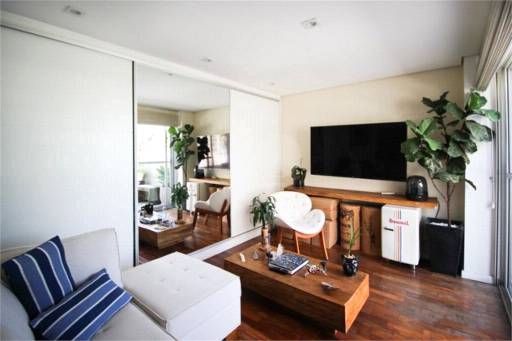 Apartamento à venda com 2 quartos, sendo 1 suíte,  em Itaim Bibi, São Paulo, SP