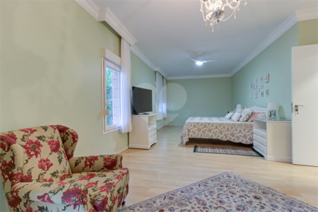 Casa à venda com 4 suítes no condomínio Vila Verde, São Paulo - SP