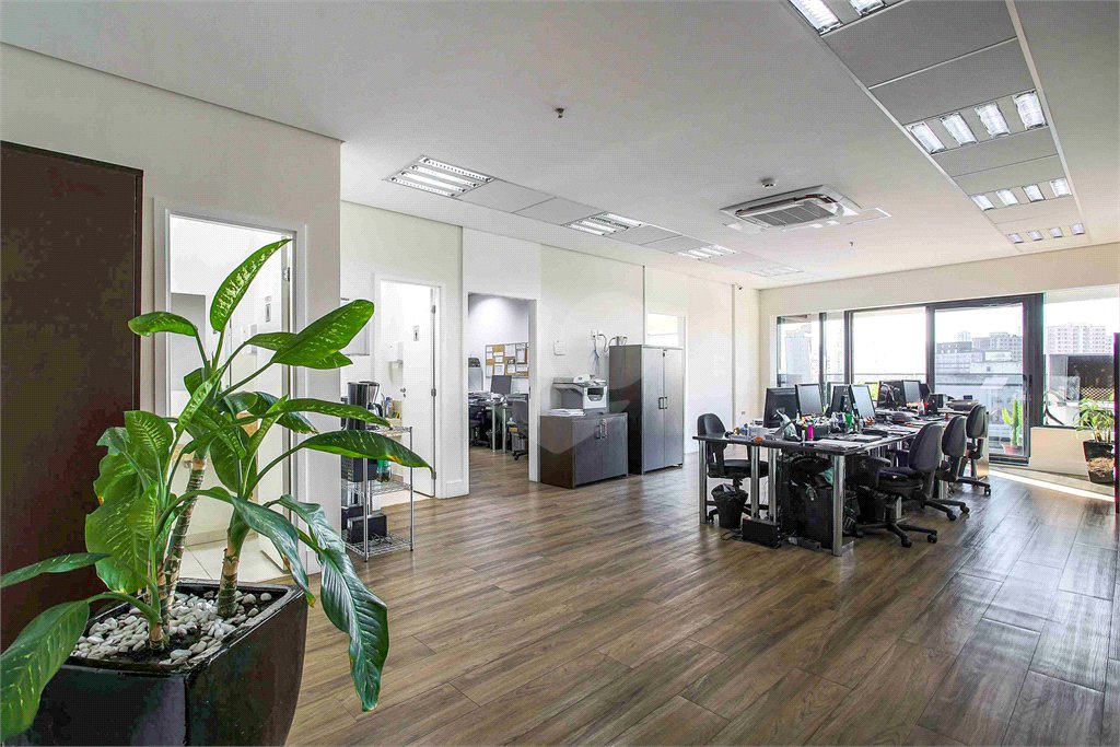 Sala à venda em Vila Mariana, São Paulo, SP