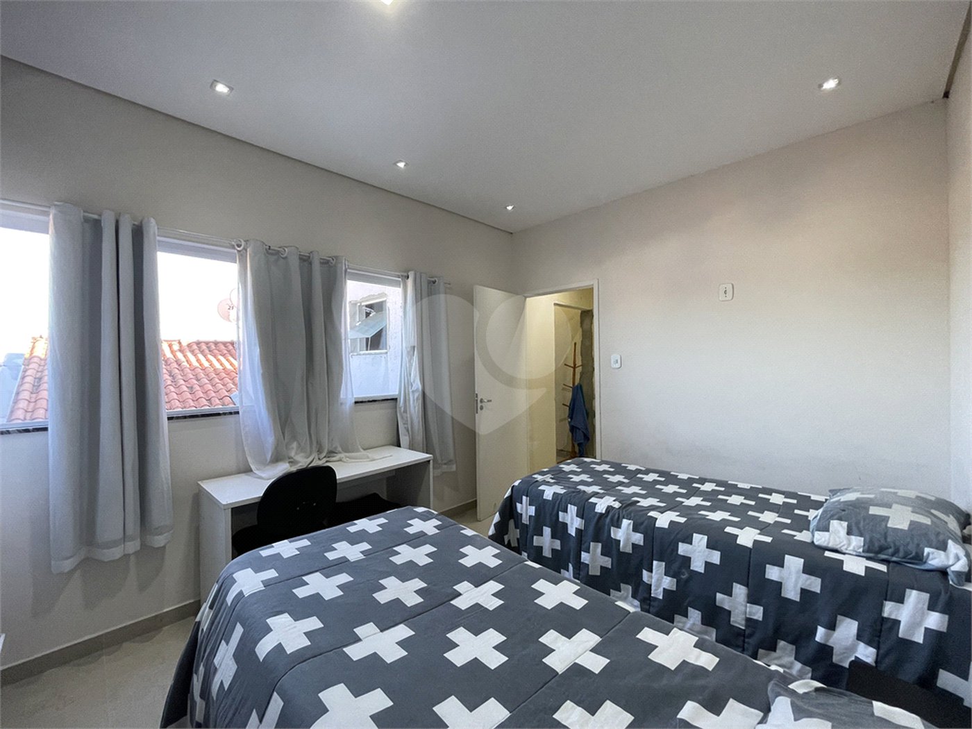 Casa à venda com 4 quartos, sendo 1 suíte, em Jardim Residencial Villa Amato, Sorocaba, SP