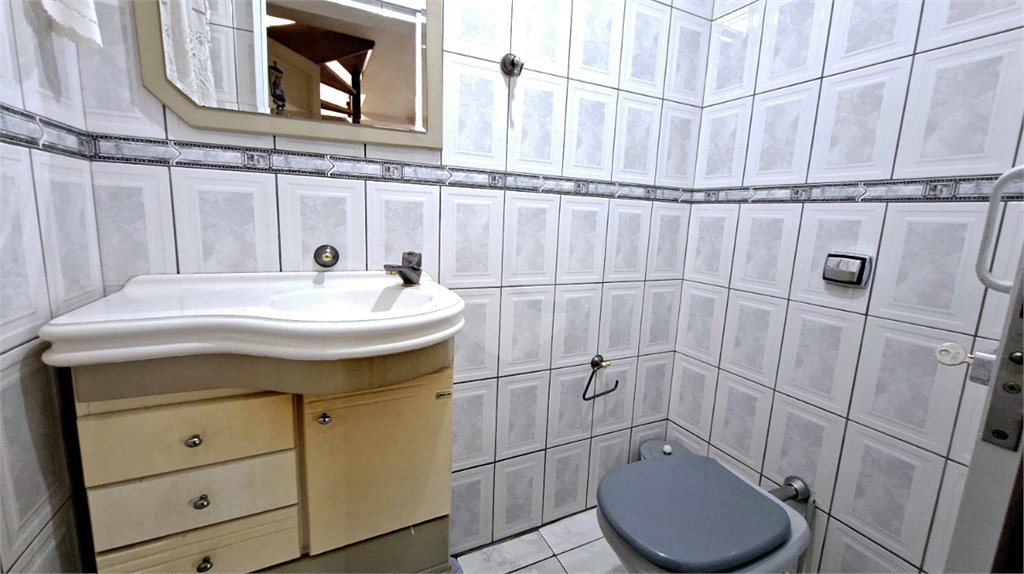 Sobrado à venda com 3 quartos, sendo 1 suíte, em Alto da Boa Vista, São Paulo, SP