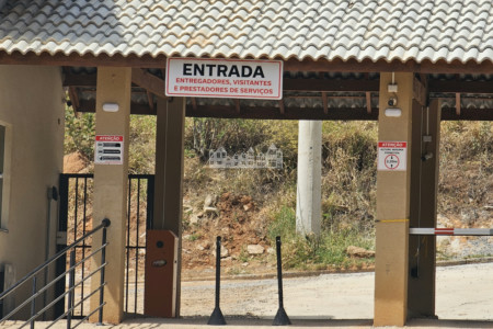 Chácara à venda com 2 quartos em Estância Santa Maria do Laranjal, Atibaia, SP