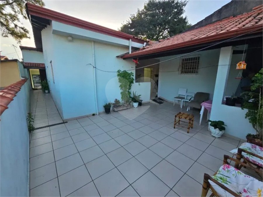 Casa Térrea à venda com 3 quartos no Centro, Poá, SP