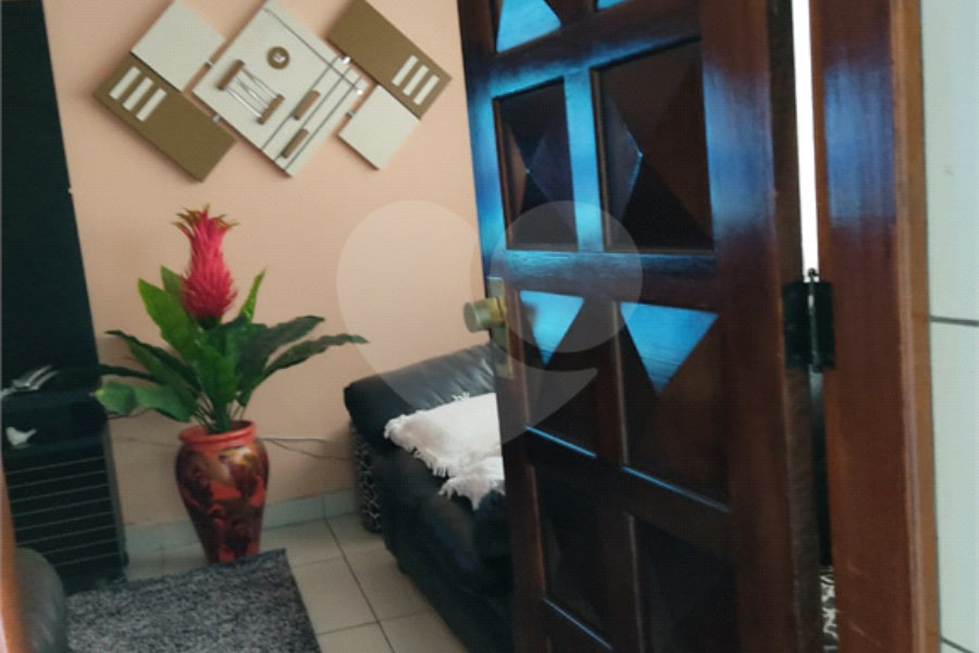 Sobrado à venda com 3 quartos, sendo 1 suíte, em Vila Nova Cachoeirinha, São Paulo, SP