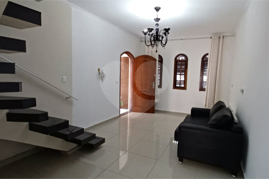 Sobrado à venda com 3 quartos, sendo 1 suíte, em Tremembé, São Paulo, SP