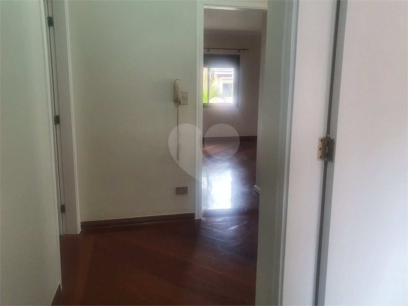 Casa à venda com 4 quartos, sendo 2 suítes,  no condomínio Lake Louise, São Paulo - SP