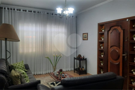 Casa à venda com 4 quartos, sendo 1 suíte,  em Vila Rosália, Guarulhos, SP