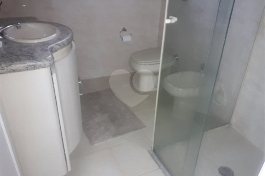 Sobrado à venda com 3 quartos, sendo 1 suíte, em Vila Paulicéia, São Paulo, SP