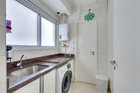 Apartamento à venda com 3 suítes em Santo Amaro, São Paulo, SP