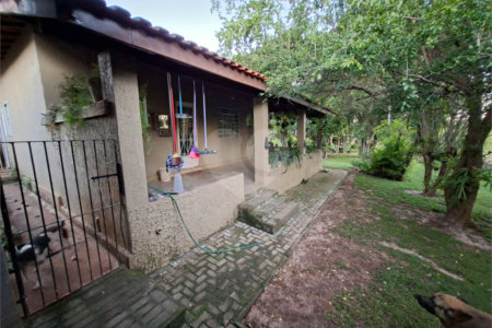 Chácara à venda com 3 quartos, sendo 1 suíte,  em Ribeirãozinho, Alambari, SP