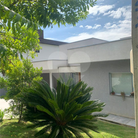 Casa à venda com 3 quartos, sendo 1 suíte, no condomínio Residencial Ponderosa, São Roque - SP