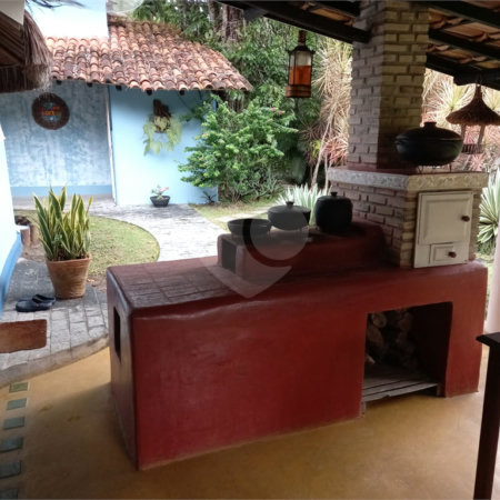 Chácara à venda com 3 quartos, sendo 1 suíte, no Centro, Santa Cruz Cabrália, BA