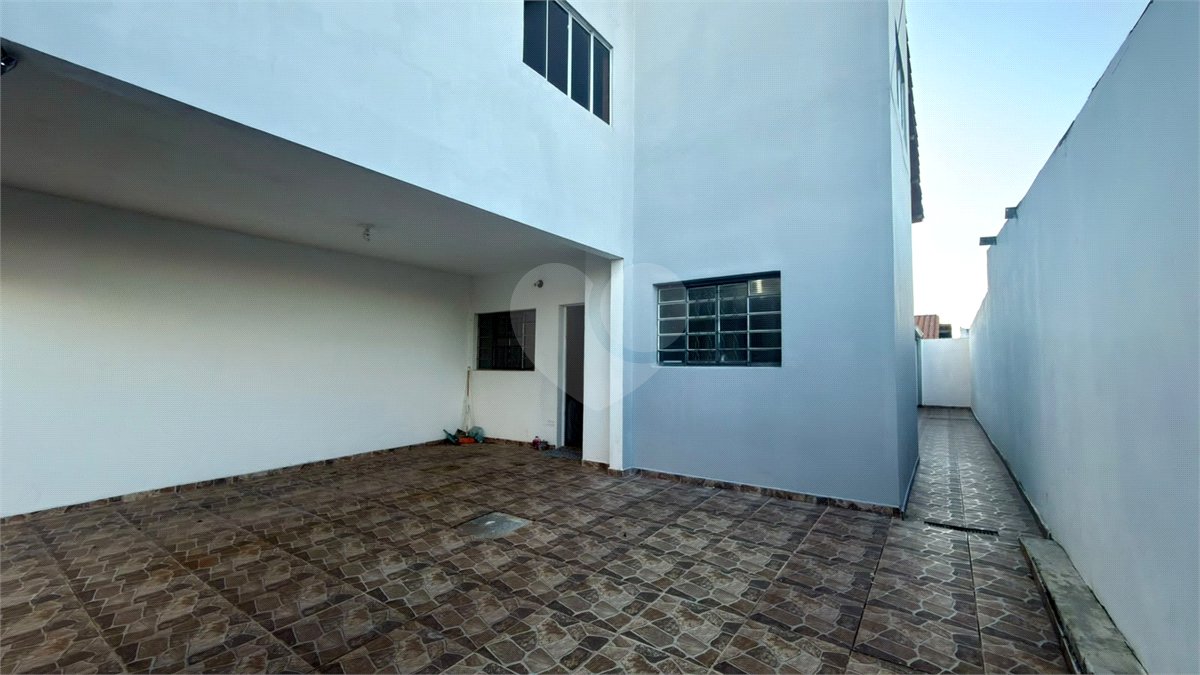 Sobrado à venda com 4 quartos, sendo 1 suíte, em Jardim Wanel Ville V, Sorocaba, SP