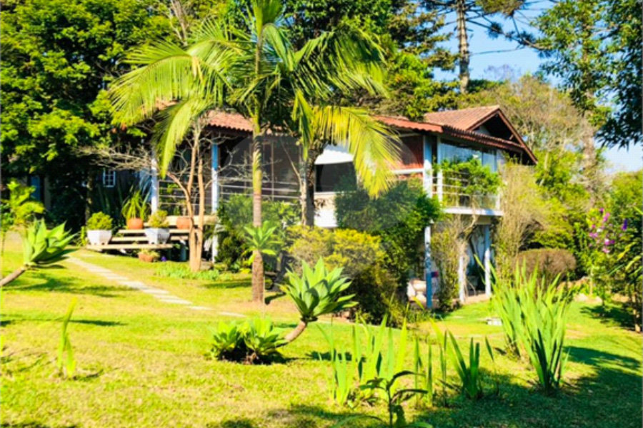 Casa Térrea à venda com 4 quartos, sendo 1 suíte, em Roseira, Mairiporã, SP